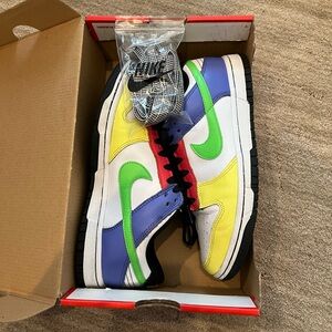 Nike Dunk Low - green strike